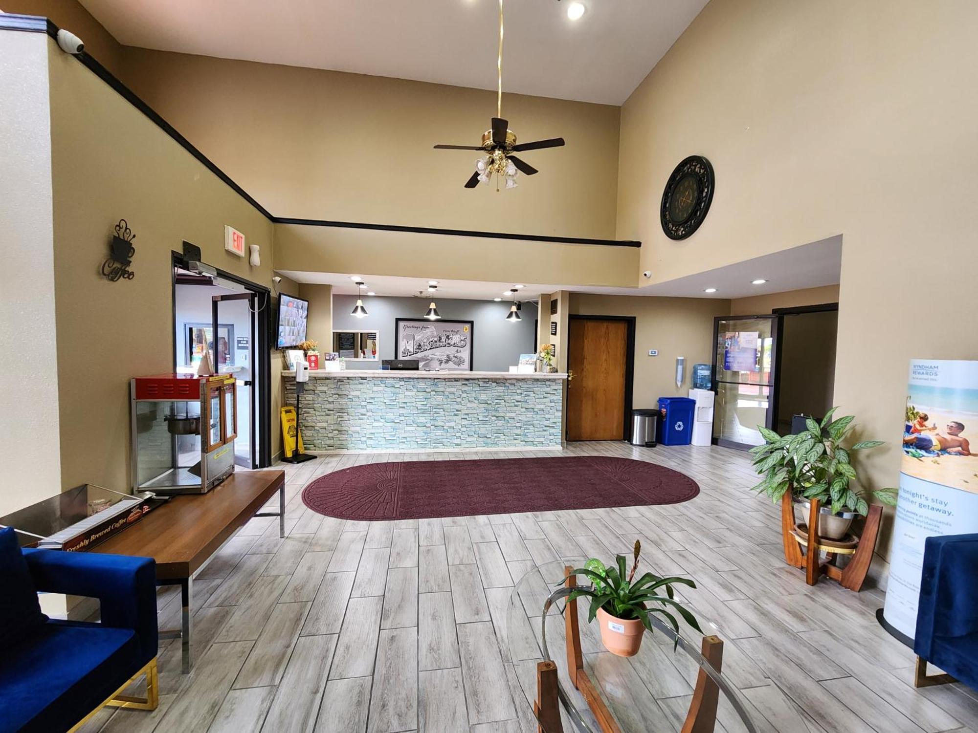 Hotel Super 8 By Wyndham Pine Bluff Extérieur photo